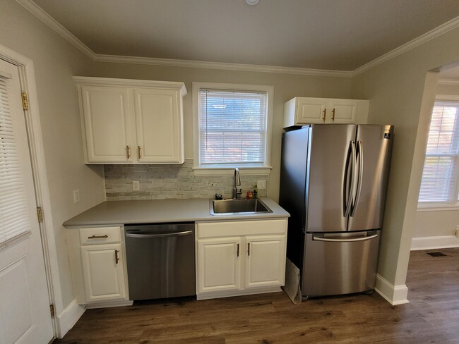 Stainless steel appliances - 2355 Morton St