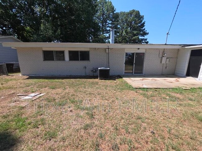 Building Photo - 1516 Gregory St