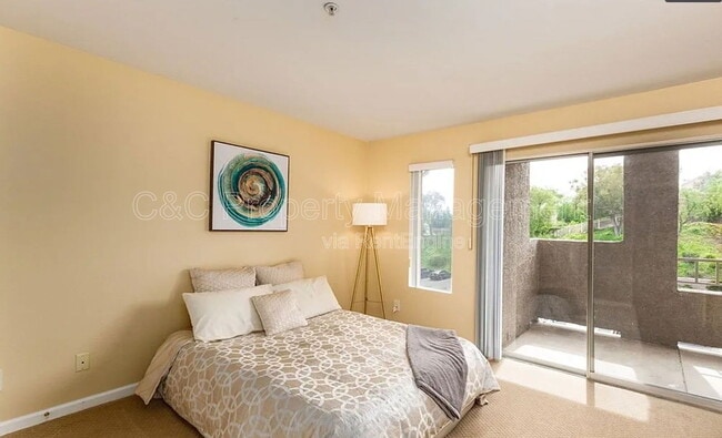 Building Photo - 1020 La Terraza Cir