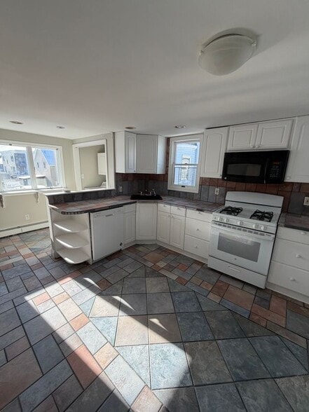 Building Photo - 18 Grove St