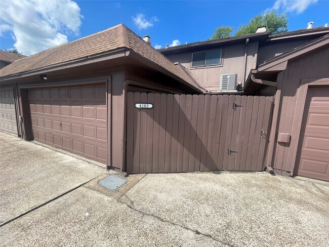 Building Photo - 4105 Vista Rd