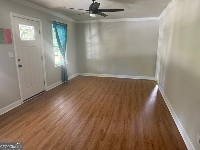 Building Photo - 201 Pecan Dr