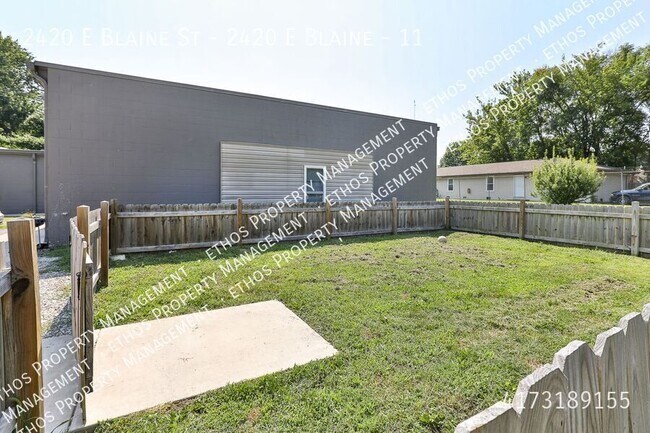 Building Photo - 2420 E Blaine St