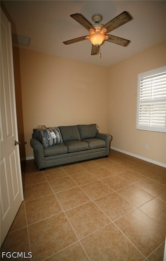 Building Photo - 11070 Esteban Dr