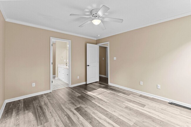 Building Photo - Grovetown home in pool community!