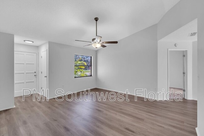 Building Photo - 1027 Deer Hollow Way