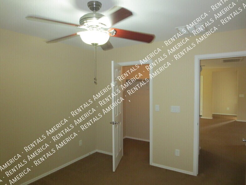 Building Photo - 1912 W Black Hill Rd