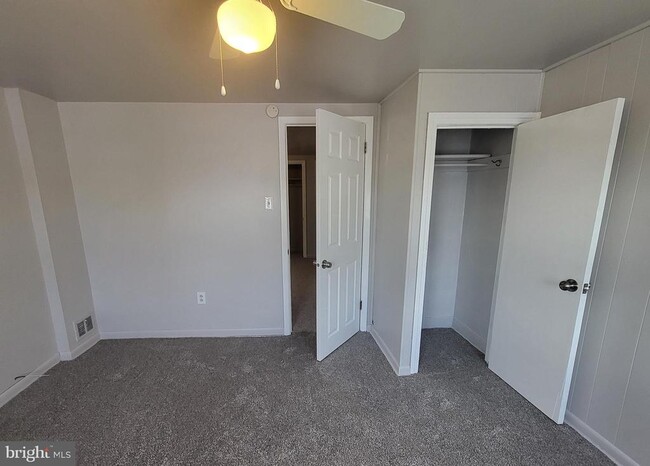 Building Photo - 4 W 2nd St