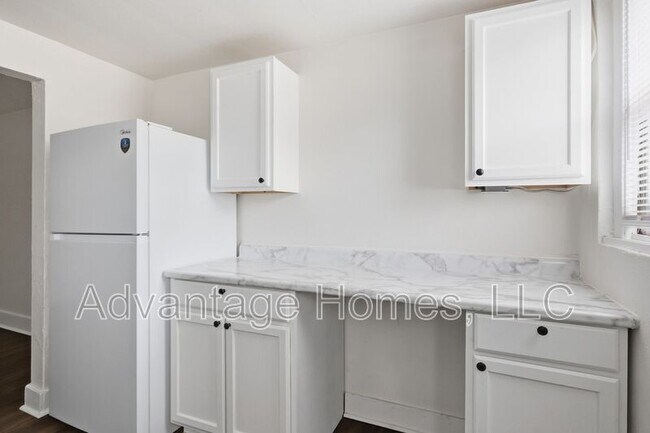 Building Photo - 1015 N Scott Ave