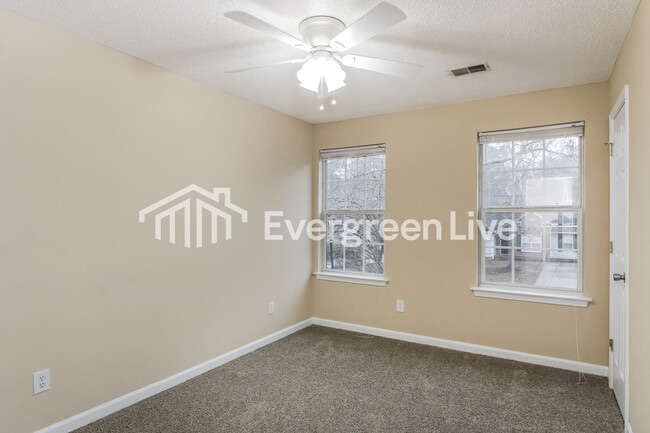 Building Photo - 510 Sweet Thorne Rd