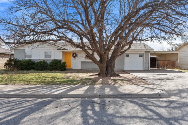 Building Photo - Fully Furnished Long-Term Rental!!