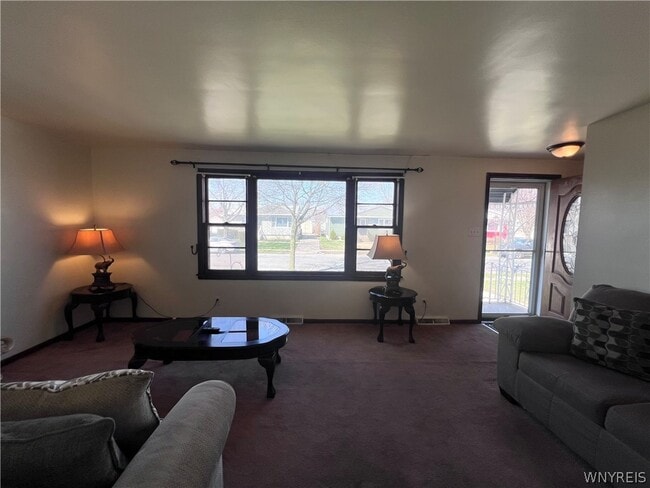 Building Photo - 480 W Hazeltine Ave