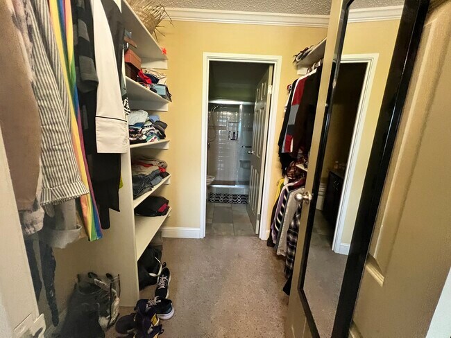 Building Photo - 1131 Stringers Ridge Rd