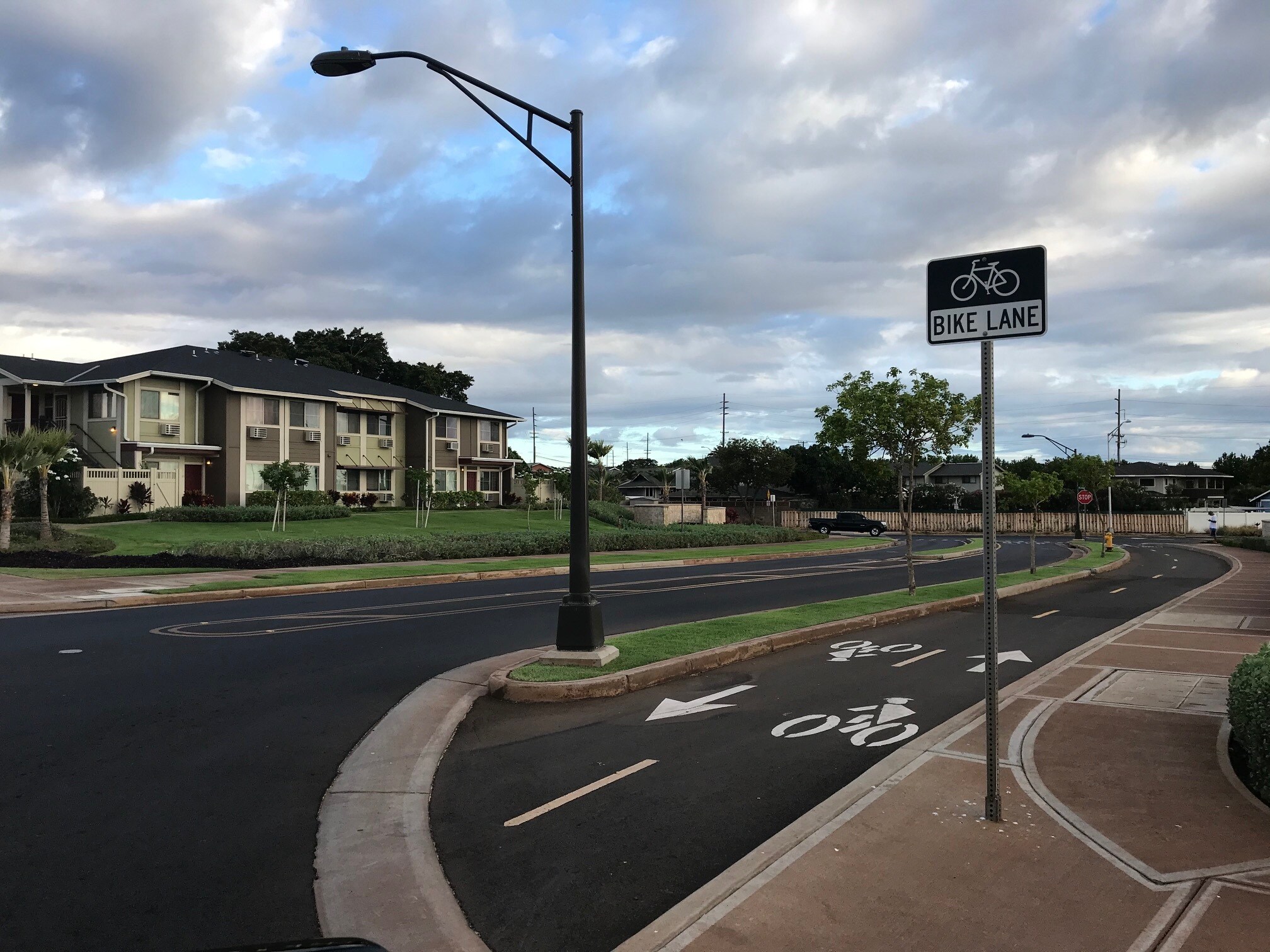 Building Photo - 33 Kihalani St