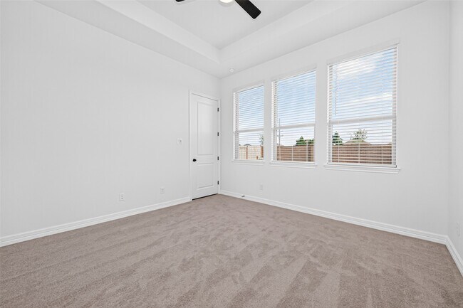 Building Photo - 23639 Red Rowan Ln