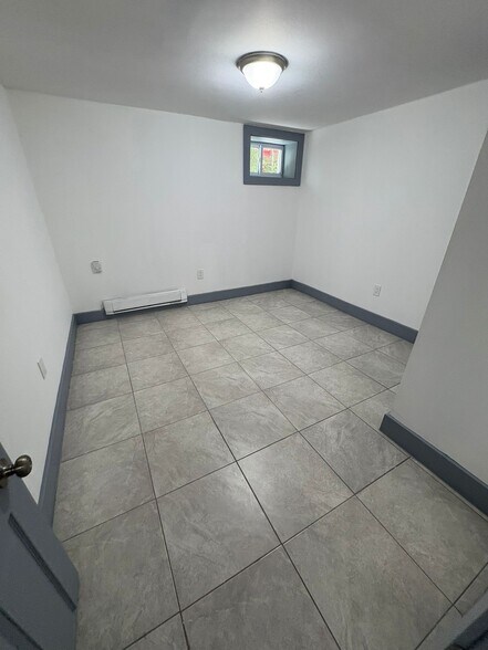 Building Photo - 26 Finlay Pl