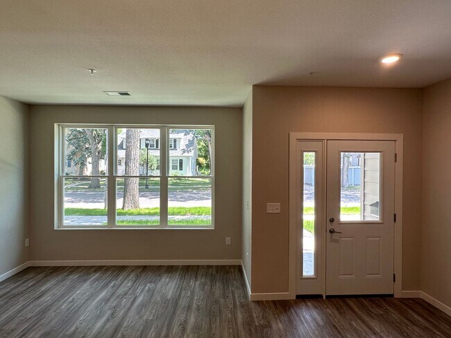 Building Photo - 1112 12th St N