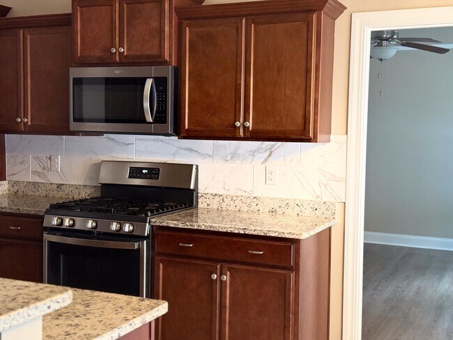 Building Photo - 301 Macarthur Dr