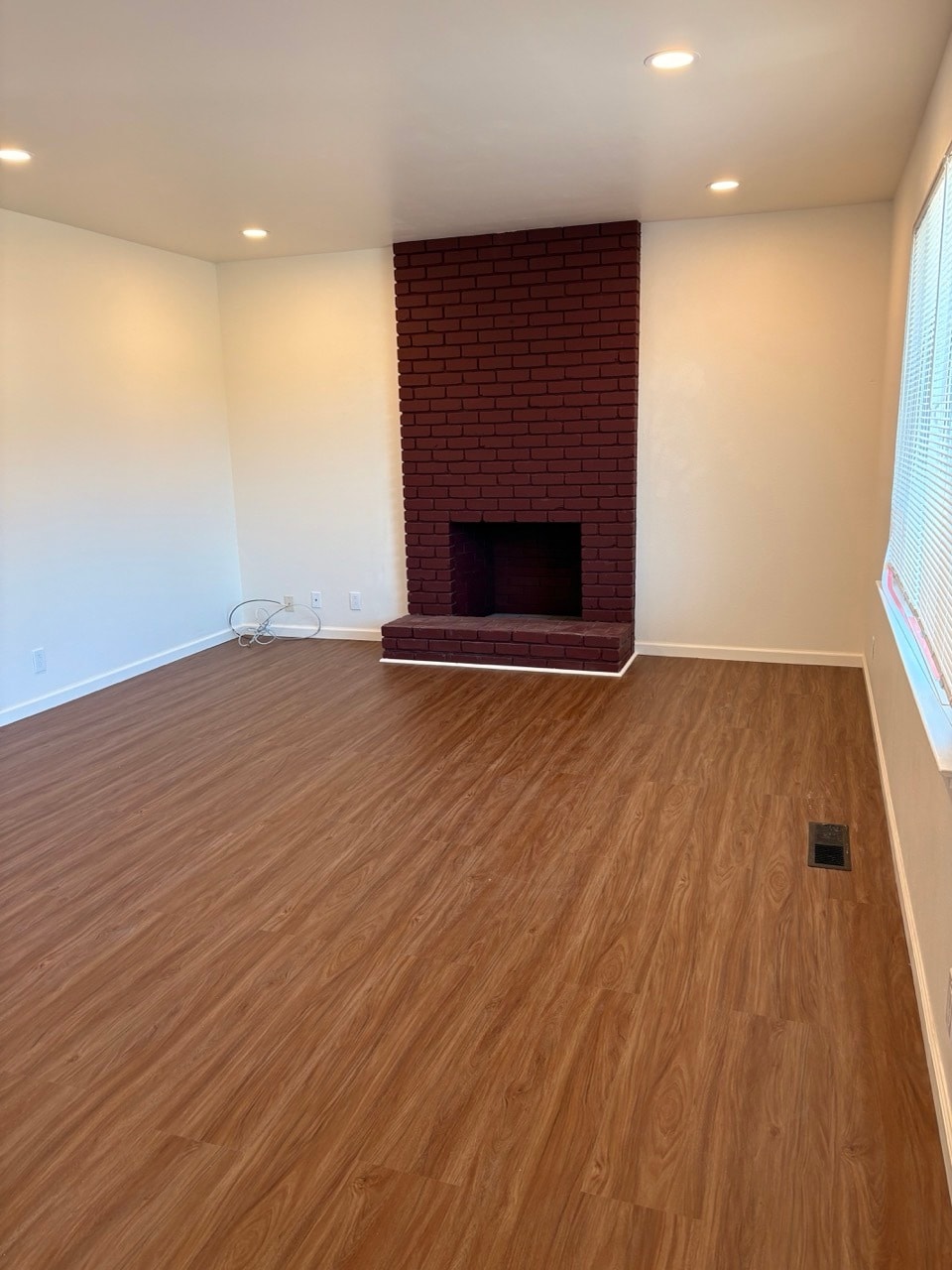 Building Photo - 844 Doyle Rd