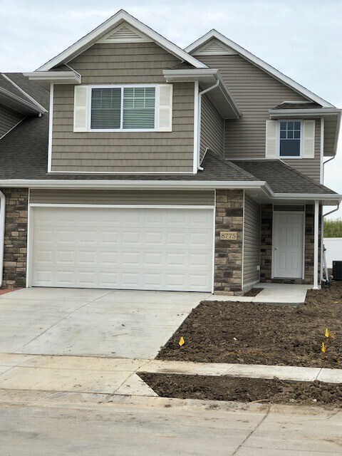 Primary Photo - 3 bedroom, 2 1/2 bath Townhouse