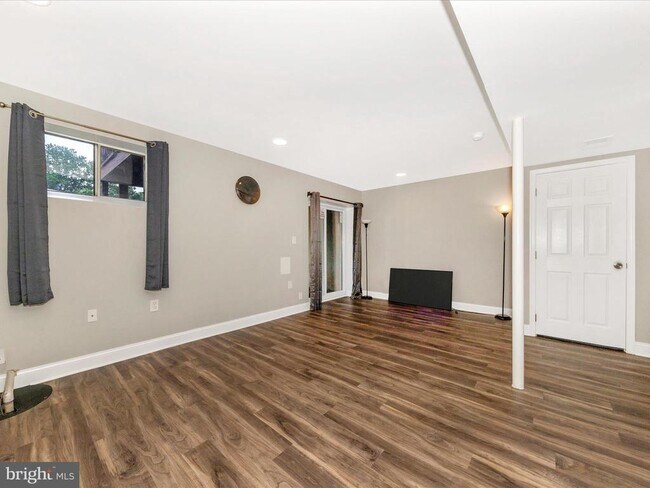 Building Photo - 14004 Daleshire Way