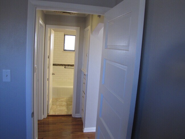 Building Photo - 4010 Jay Street, Unit 4010