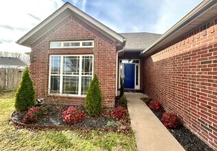 Building Photo - 3 bedroom 2 bath modern style home minutes from Centerton Main!!