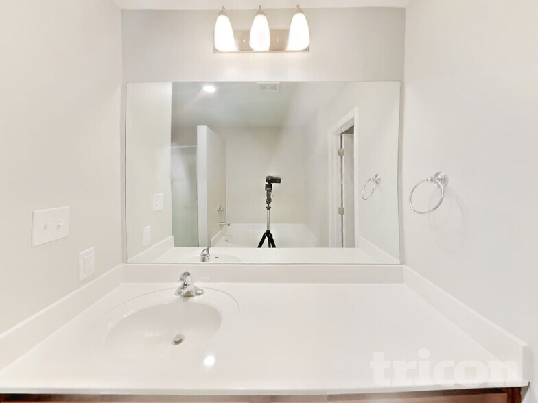 Building Photo - 3719 Burdette Wy.