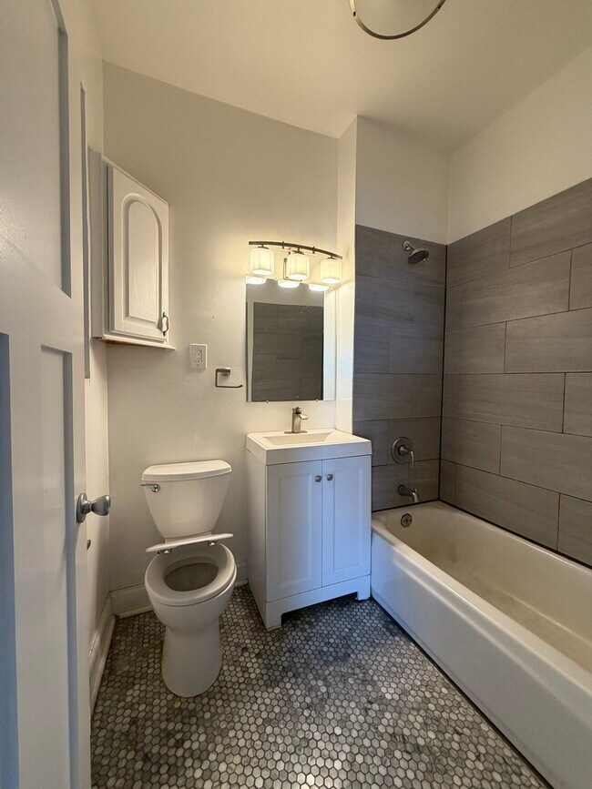 Building Photo - 3339 W Adams St