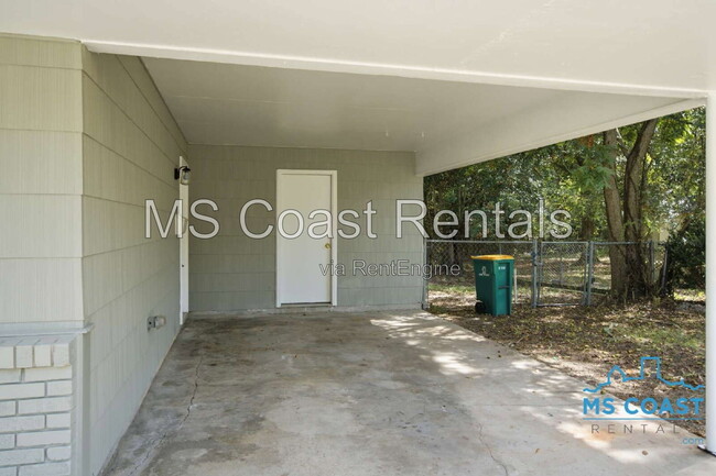 Building Photo - 105 N Ida Ln