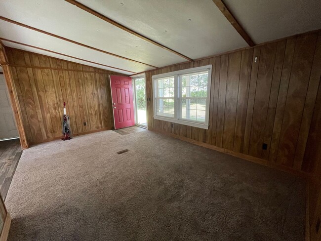 Building Photo - Adorable 3 BR | 2 BA in Snow Hill (Wayne C...