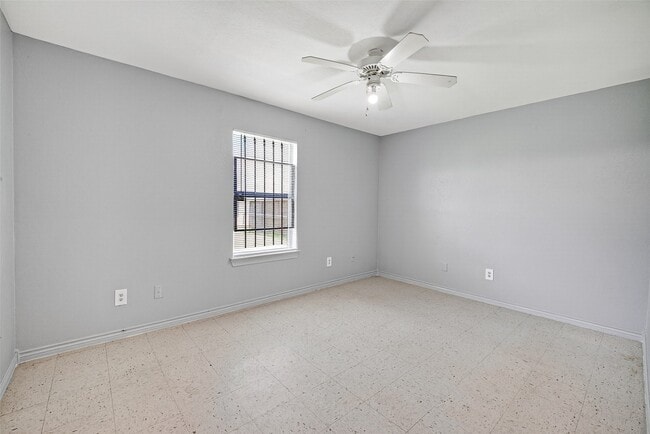 Building Photo - 11411 Roandale Dr