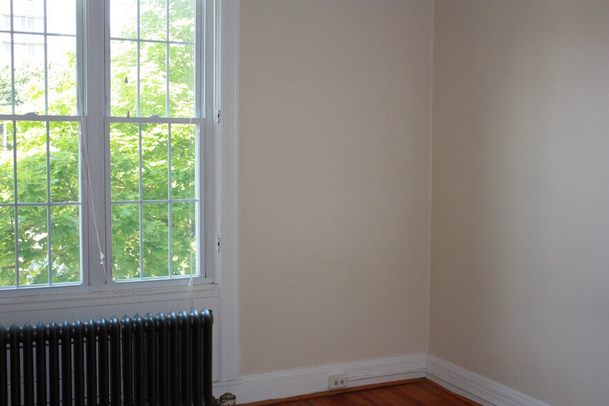 Building Photo - 3409 Greenway