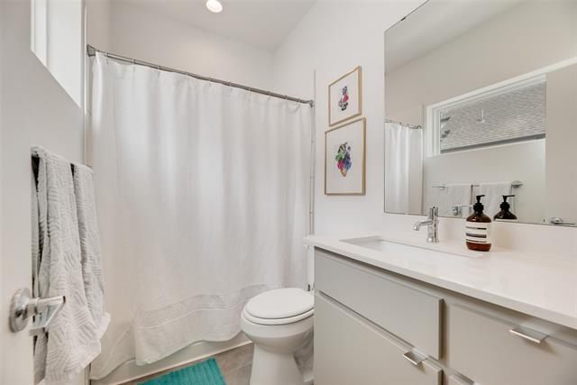 Building Photo - 4705 Bryan St