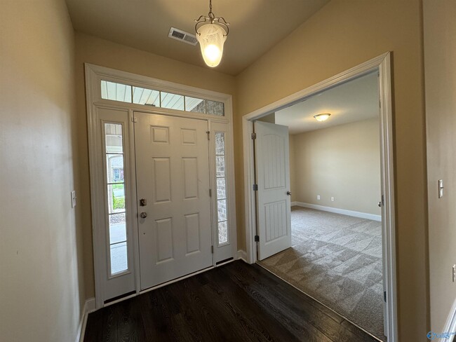 Building Photo - 2467 Bell Manor Dr SW