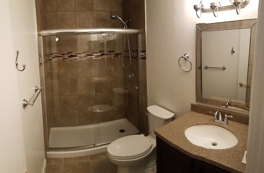 Building Photo - 2519 E Pebble Beach Dr