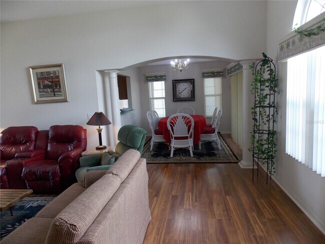 Building Photo - 1256 Camero Dr