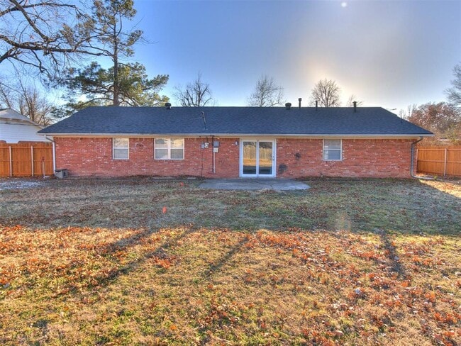 Building Photo - 421 Foreman Ave