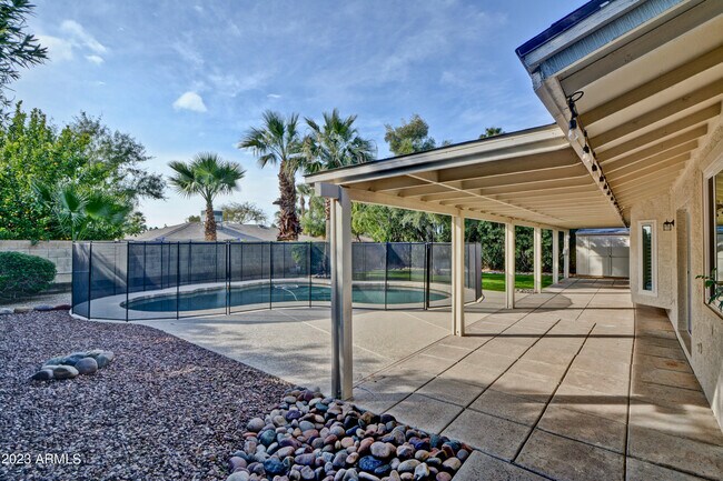 Building Photo - 6747 E Aire Libre Ln