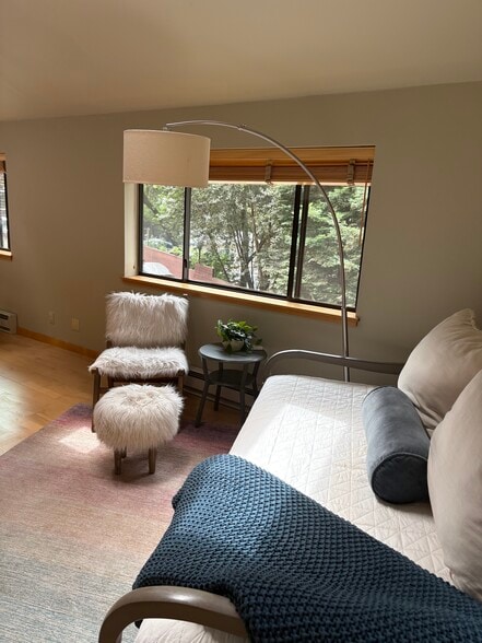 Building Photo - 2302 Arrowhead Drive