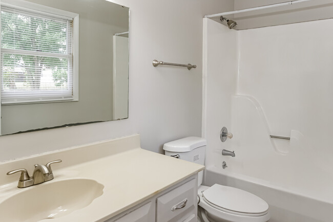 Building Photo - 26180 Children Ln