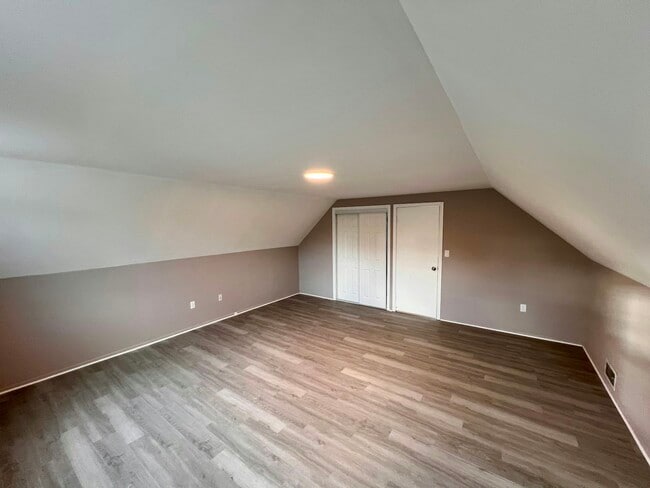 Building Photo - 8 Marboro Ln