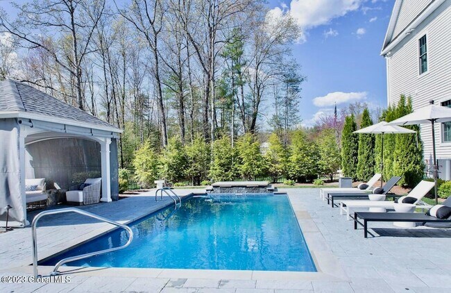 Building Photo - 26 Rolling Green Dr