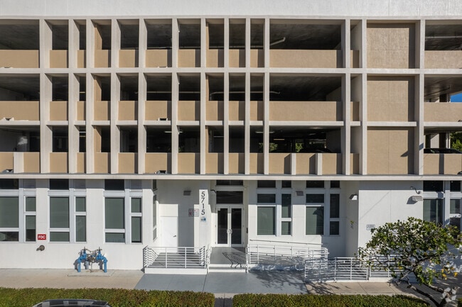 Building Photo - Bonita Cove