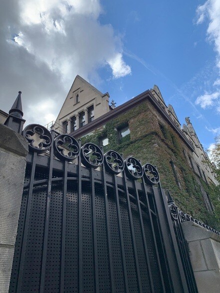 Building Photo - 4545 S Drexel Blvd