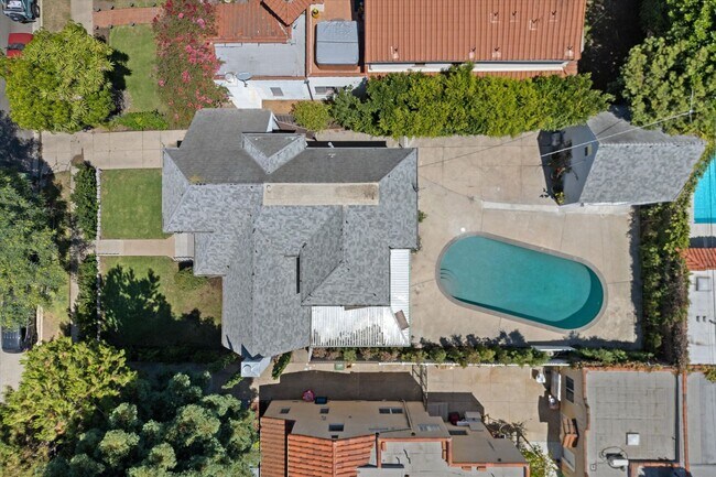 Building Photo - 4 Bed • 3 Bath • 2,135 Sq Ft (Main House) ...