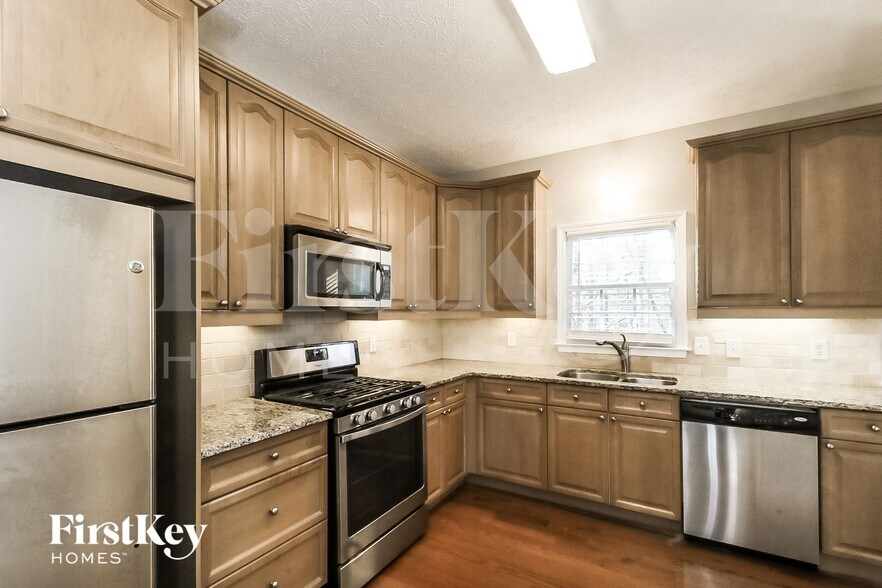 Building Photo - 211 Bennett Farms Trail