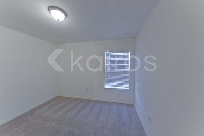Building Photo - 466 Norwood Ave S