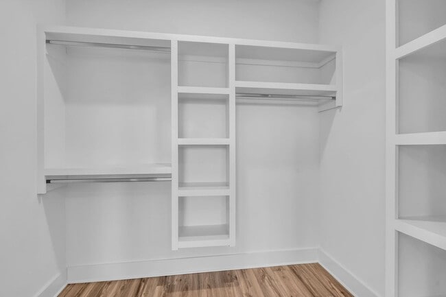 Building Photo - Modern Living in West Nashville