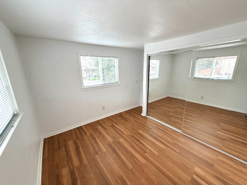 Building Photo - 220 E Home St